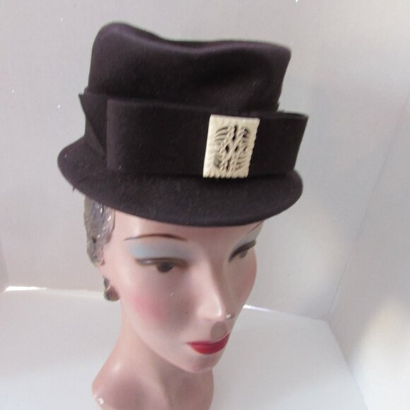 SALE 1940 Era Vintage Brown Felt Tilt Style Hat